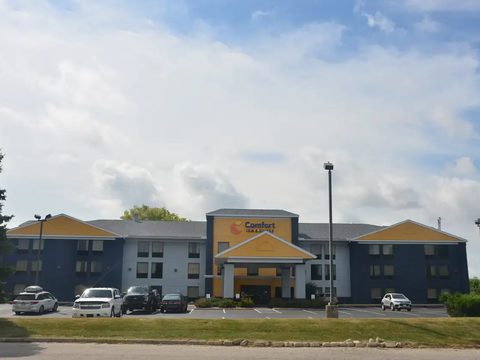 Comfort Inn Maumee-Perrysburg exterior